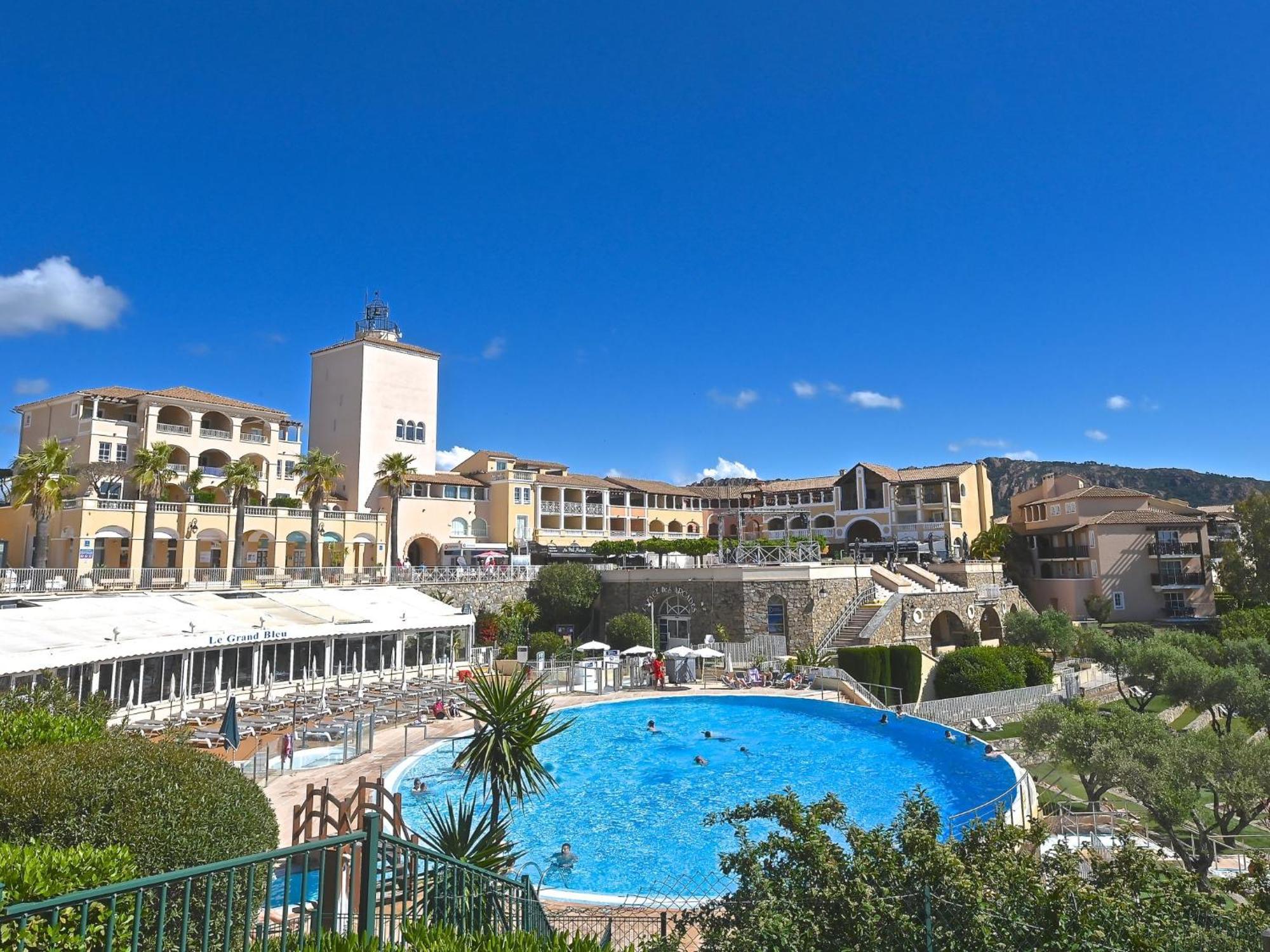 Apartment Village Cap Esterel - Le Village-52 By Interhome Saint-Raphaël Exterior foto