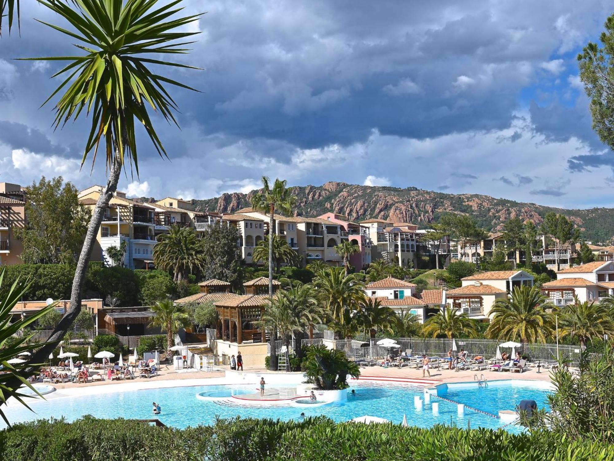 Apartment Village Cap Esterel - Le Village-52 By Interhome Saint-Raphaël Exterior foto